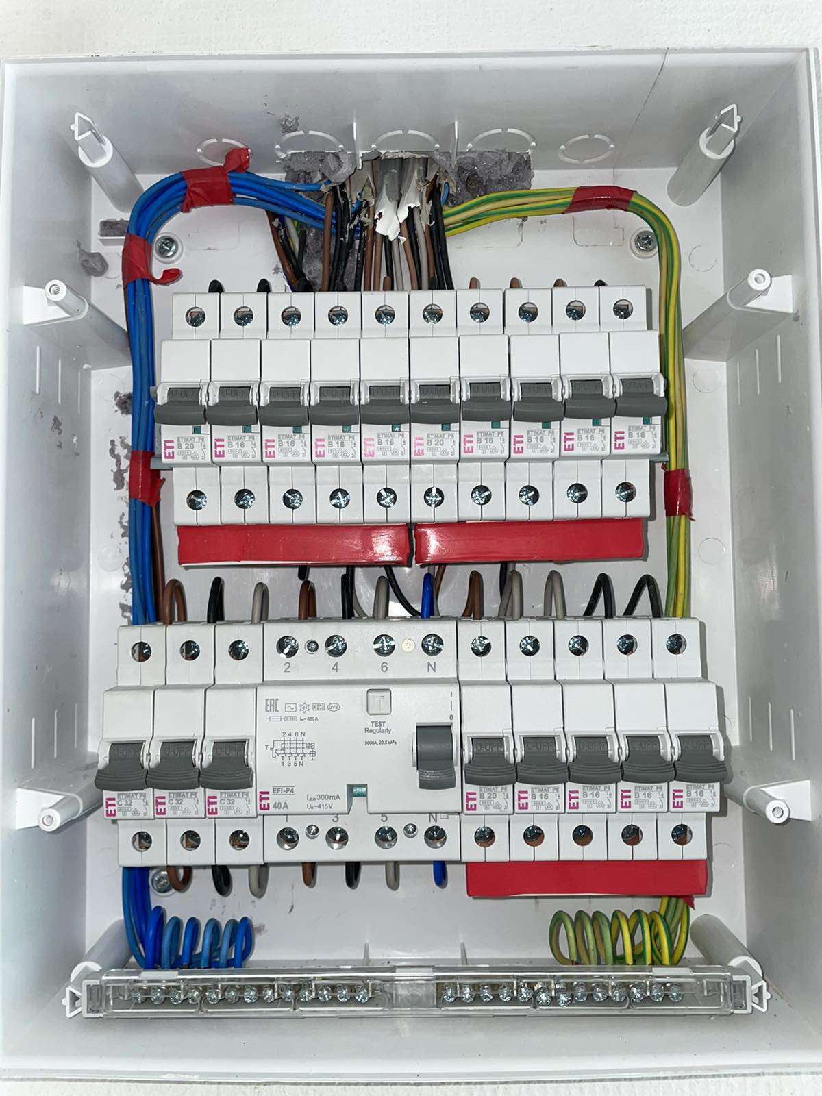 Промена на автоматски осигурувачи